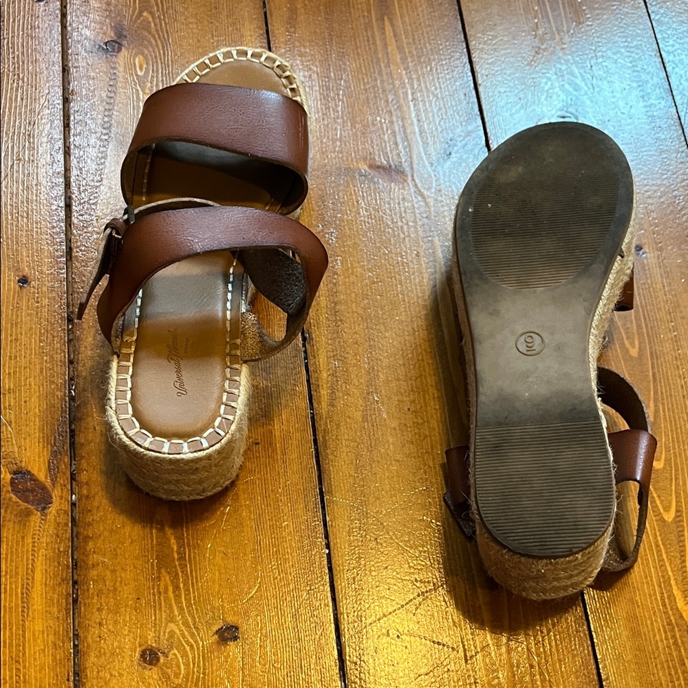 Universal Thread Sandals - Picture 6 of 7